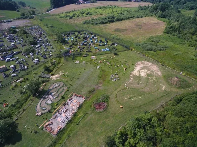 Arena Mocy - Profesjonalne Pole Paintballowe z lotu ptaka