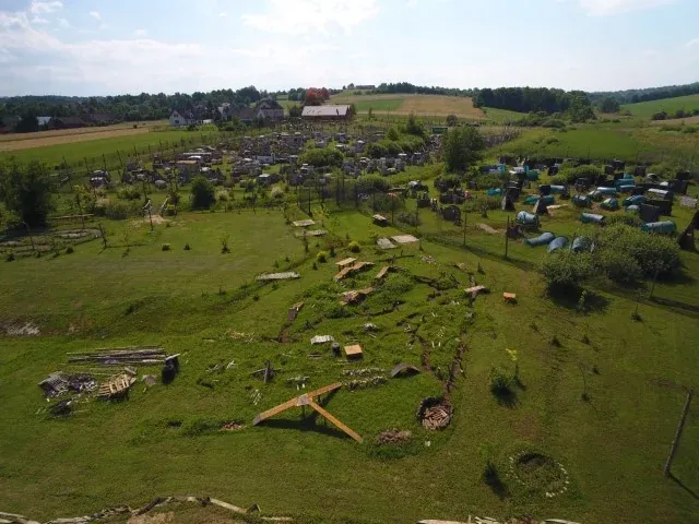 Imprezy firmowe w Arenie Mocy - paintballowy team building