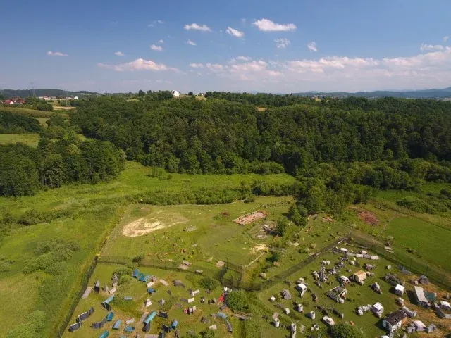 Gra paintballowa na profesjonalnym poligonie